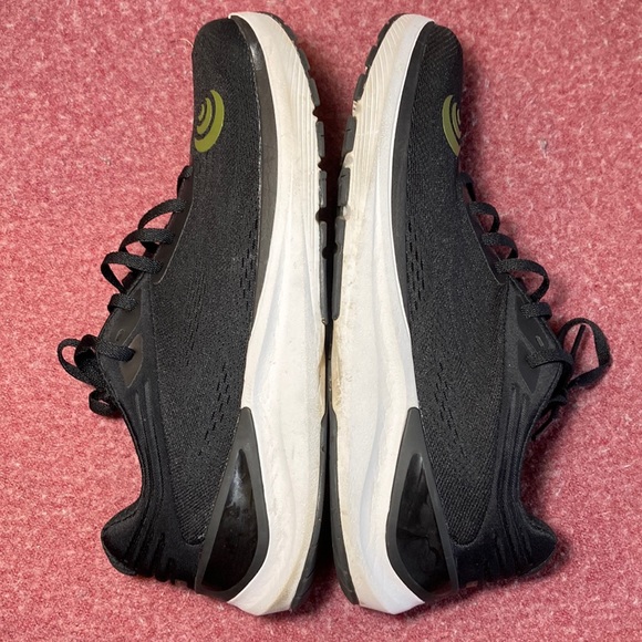 Topo UltraFly 3 Performance Running Shoes - Picture 8 of 14